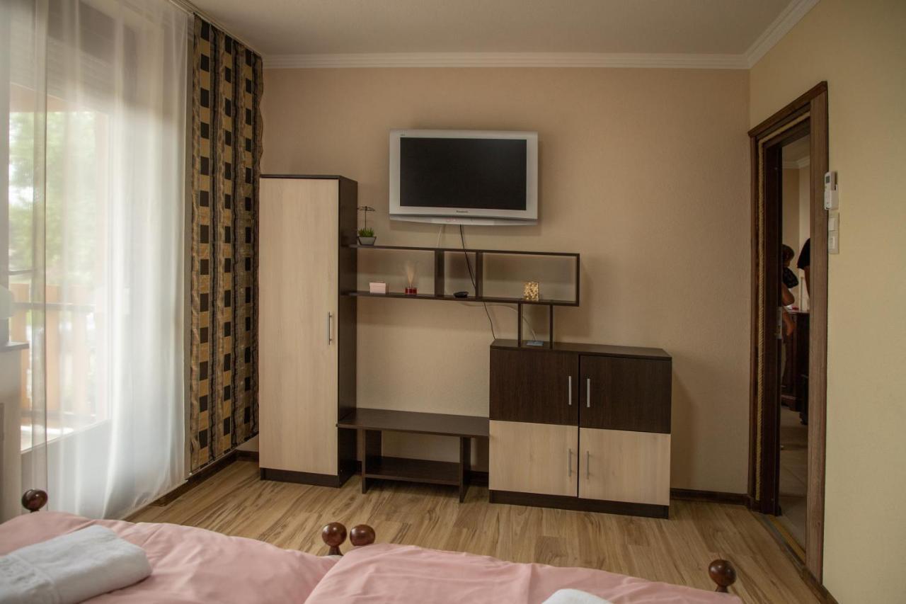 Fortuna Vendégház Kiskunhalas Esterno foto