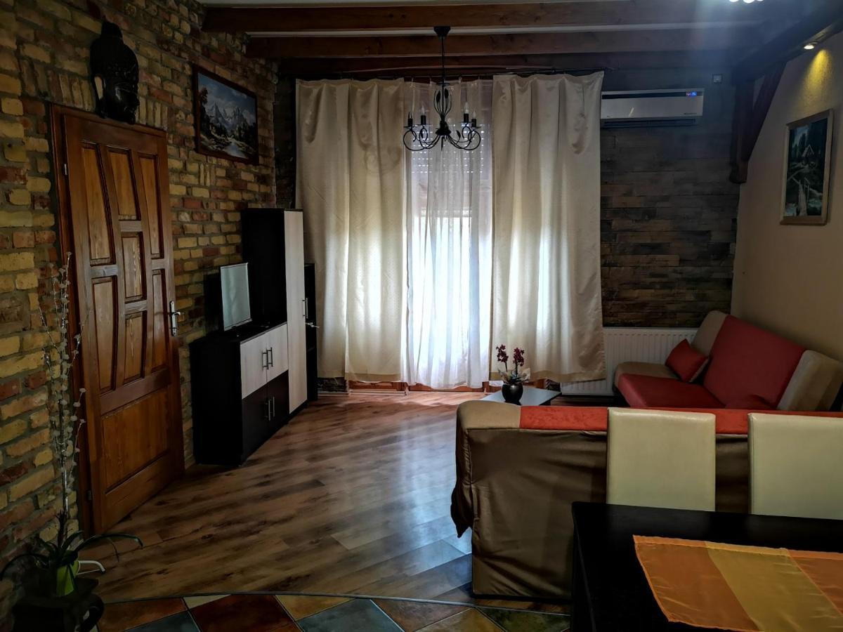 Fortuna Vendégház Kiskunhalas Esterno foto