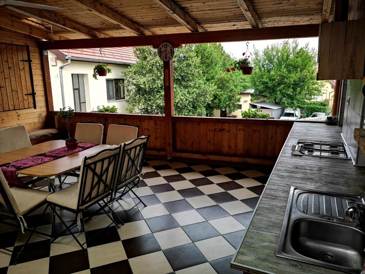 Fortuna Vendégház Kiskunhalas Esterno foto