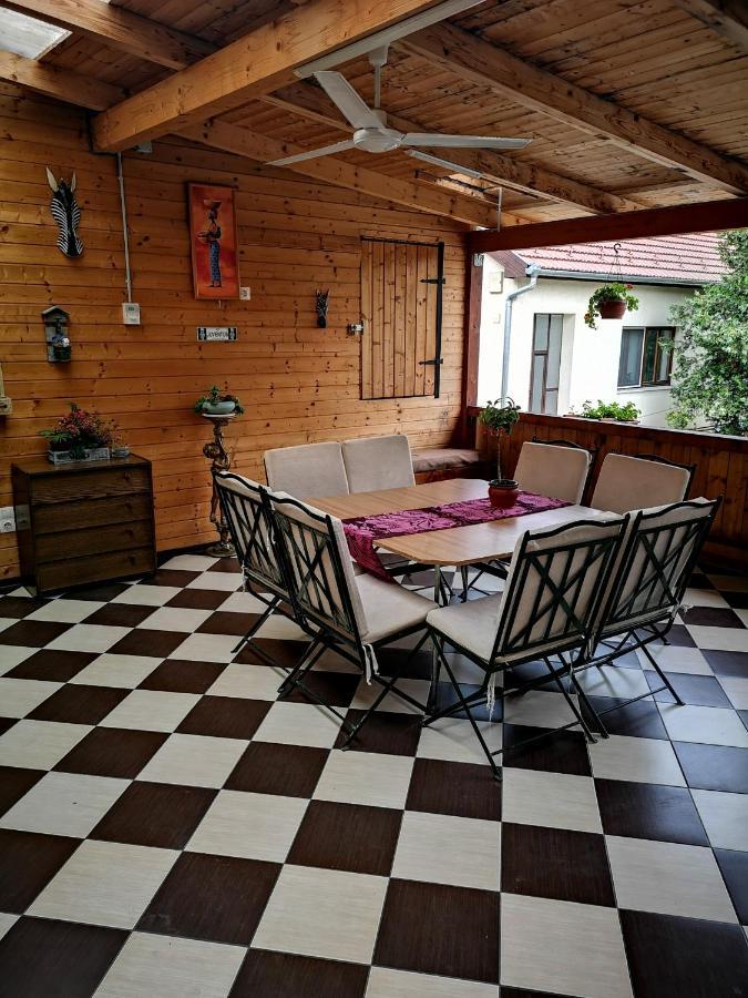 Fortuna Vendégház Kiskunhalas Esterno foto